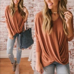 ⭐️Gorgeous ⭐️Twist Hem Long Sleeve Top